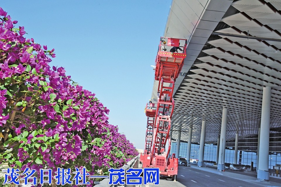 ​记者直击湛江吴川机场航站楼