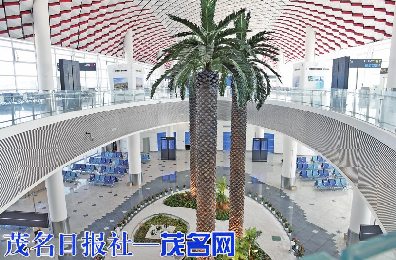 ​记者直击湛江吴川机场航站楼